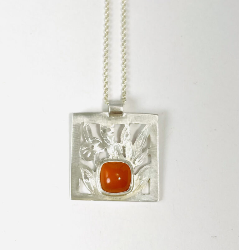 Sterling silver and orange Chalcedony ‘garden’ pendnat